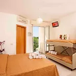 Leonardo Hotel 2*