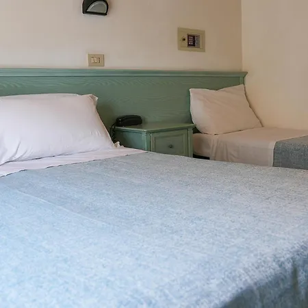 ホテル Leonardo 2*